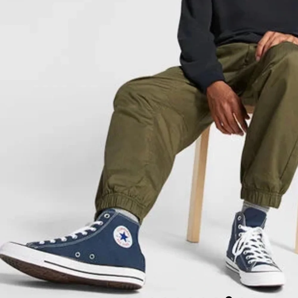 Converse Men's Blue High-Top Sneakers Classic Colors Navy - Picture 9 of 16